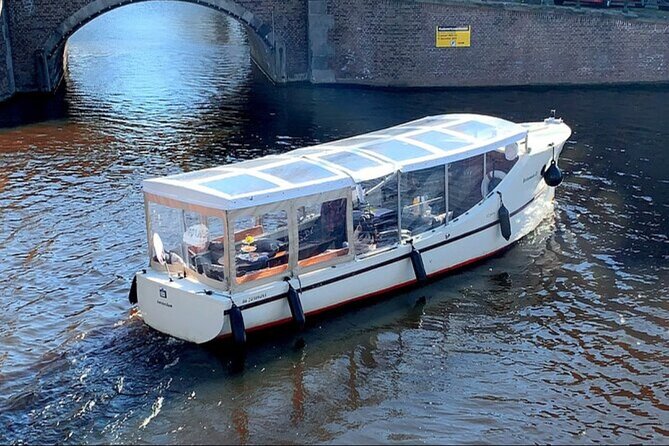 Luxury Amsterdam Canal Cruise – Unlimited Cocktails Included (1H) - Starting in Amsterdam’s oldest quarter