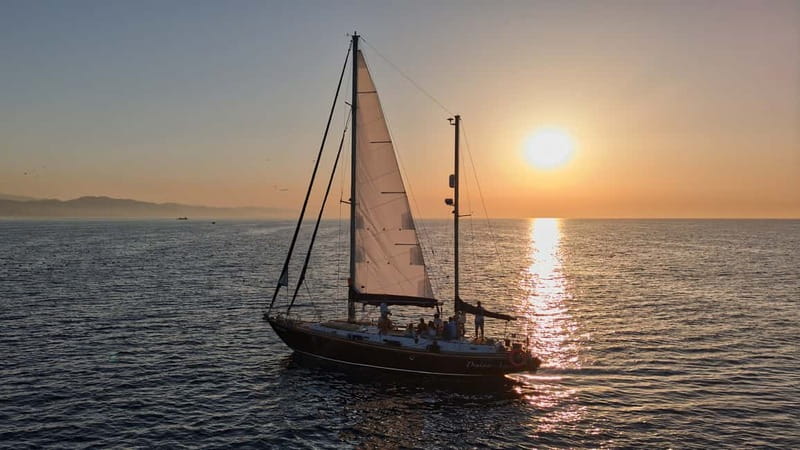 Luxury and exclusive sailing tour with private service - Swimming and Paddleboarding on the Longer Trips
