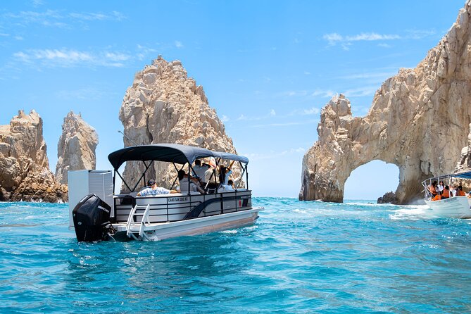 Luxury Boat Trip to the Arch - Seeing Cabo’s icons from the water