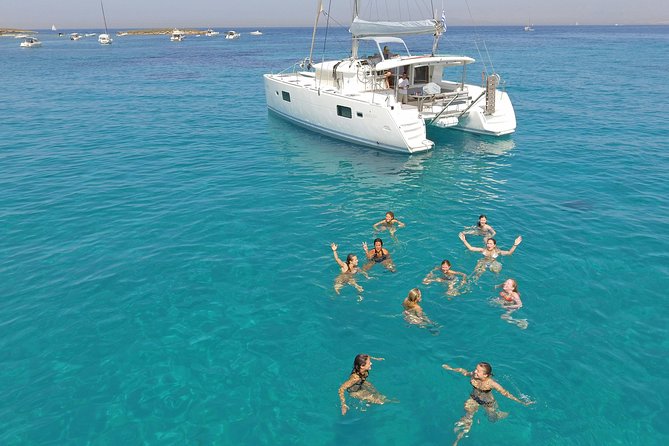Luxury Catamaran Cruise from Athens with Traditional Greek Meal and BBQ - Why this cruise works so well in Athens
