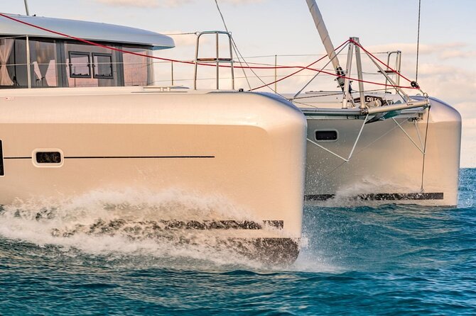 LUXURY Catamaran Sunset and Wine cruise - Setting out from Alcântara at sunset