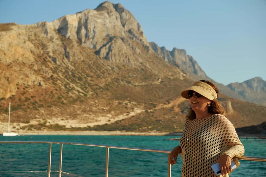 Luxury Catamaran to Balos: Sunset, Snacks, Drinks & Transfer - The return sail and Crete’s evening light
