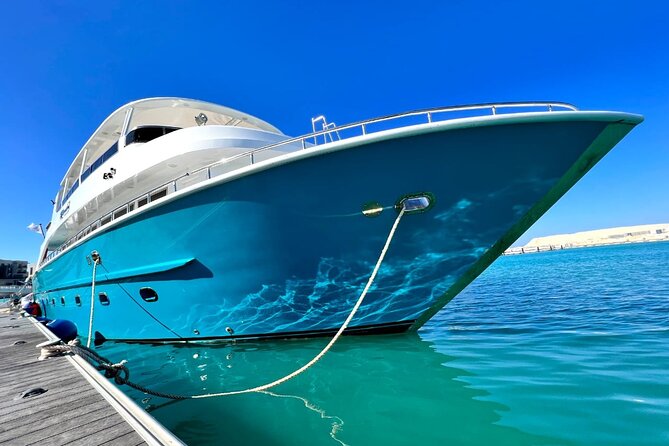 Luxury Cruise inc. Snorkeling/Massage/Island/water sport & Lunch - Trying scuba with a patient instructor