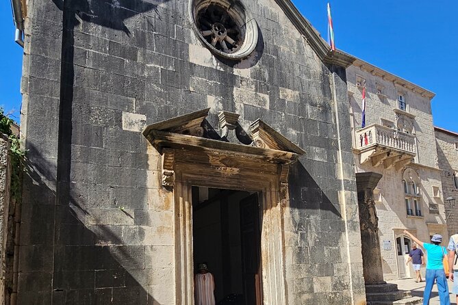 Luxury Day tour to Korčula - The ferry and the value of a private vehicle