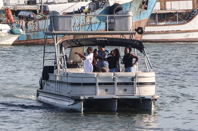Luxury Harbour Ocean Boat Cruise - The harbor’s rough edges