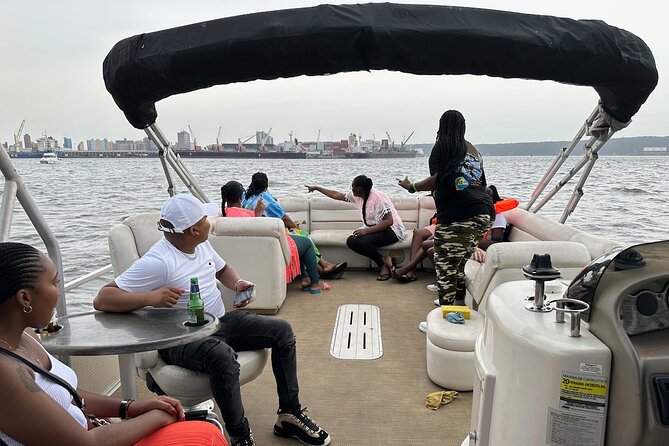 Luxury Harbour Ocean Boat Cruise - What the $11.25 price really buys