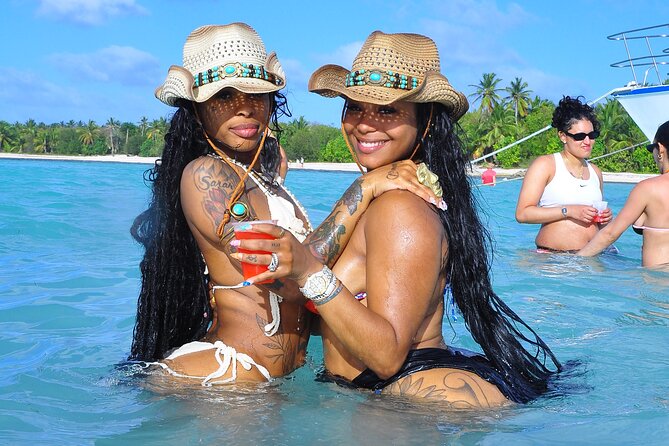 Luxury Hip Hop Boat Party–Drinks, Music, and the Best Vibes in PC - Stop one: reef snorkeling with equipment supplied