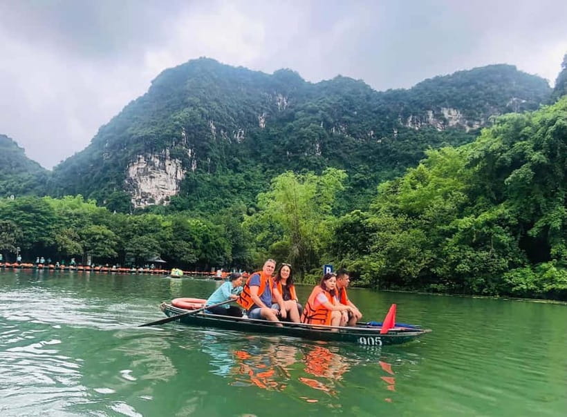 Luxury Limousine Tour: Hoa Lu, Trang An/Tam Coc & Mua Cave - Should you book the Hoa Lu, Trang An, and Mua Cave tour?