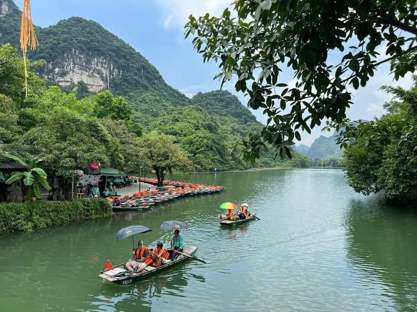 Luxury Limousine Tour: Hoa Lu, Trang An/Tam Coc & Mua Cave - Hoa Lu, Vietnam’s former capital