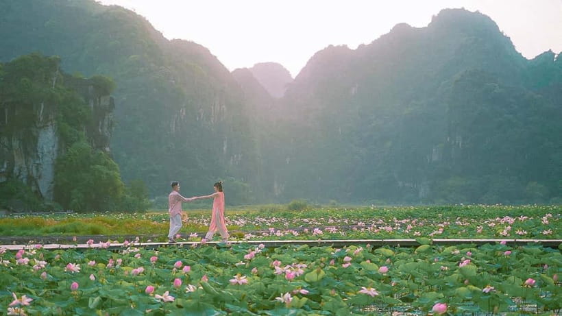 Luxury Limousine Tour: Hoa Lu, Trang An/Tam Coc & Mua Cave - Trang An by boat, where the day slows down