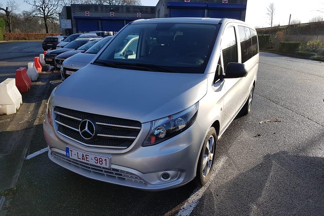 Luxury Minivan from Charleroi airport to the city of Brussels - Door-to-door arrival in Brussels