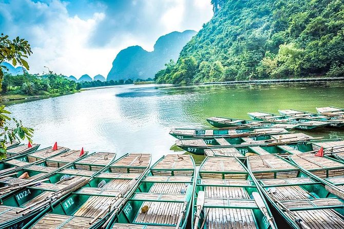 Luxury Ninh Binh: Hoa Lu - Mua Cave - Tam Coc Day Tour from Hanoi - Drifting through Tam Coc’s three caves