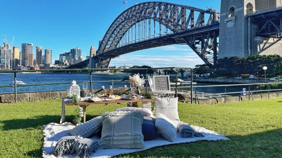Luxury Picnic for 2 with Sydney Harbour Views at Kirribilli - Drinks, ice, and the option to bring alcohol