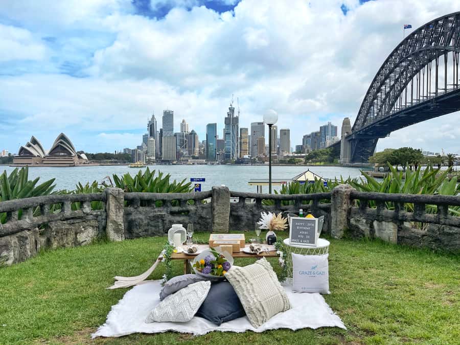 Luxury Picnic for 2 with Sydney Harbour Views at Kirribilli - Your own music, your own pace