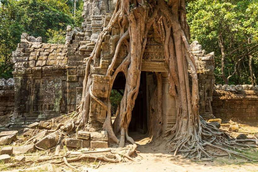 Luxury Private 2-Day Angkor Wat with English or German Guide - Who should book this experience?