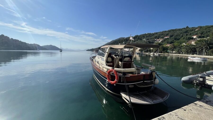 Luxury Private Boat Tour to Elaphiti Islands (4 hours) - Visiting the blue cave and sandy beach