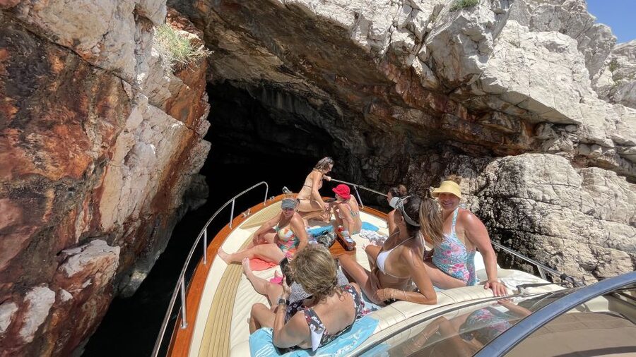 Luxury Private Boat Tour to Elaphiti Islands (4 hours) - Practical limits and what to bring