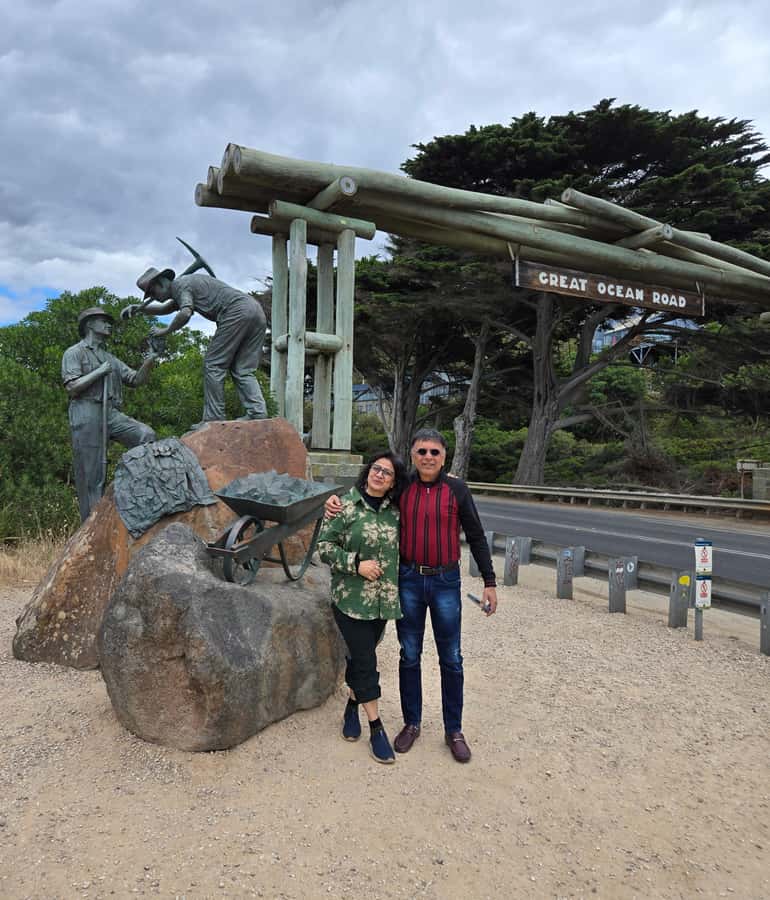 Luxury Private Great Ocean Road Tour – Up to 14 Guests - Loch Ard Gorge and its shipwreck story