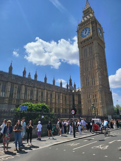 Luxury Private Tour in London with Lunch - Buckingham Palace and the Changing of the Guard