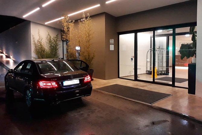 Luxury private transfer: Dubrovnik to Dubrovnik airport - Pile Gate is the Old Town solution