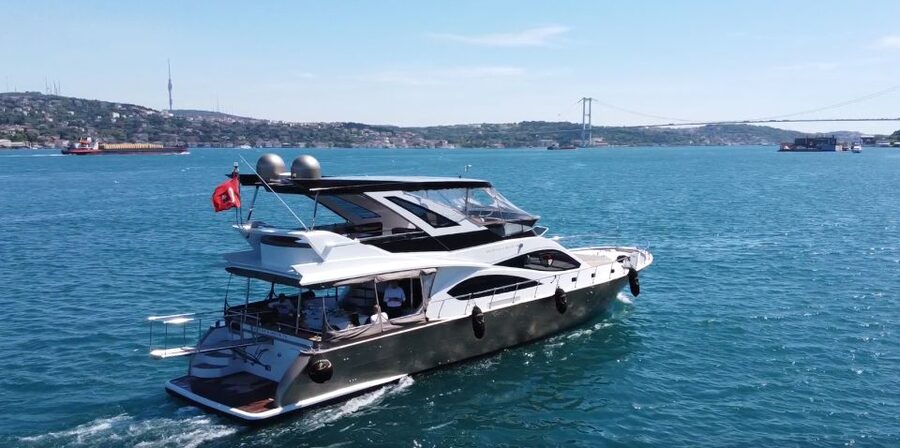 Luxury Private Yacht Rental - Boarding a private yacht for two hours