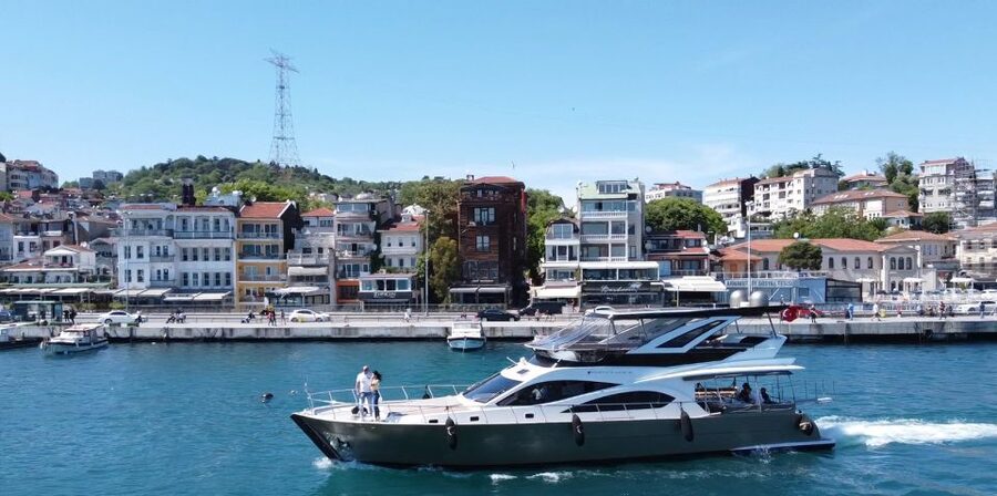 Luxury Private Yacht Rental - Bridges, fortresses, and the changing shoreline