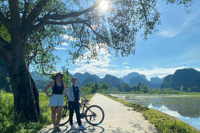 Luxury small Group Hoa Lu - Tam Coc - Mua Cave Max 6 - 8 pax/tour - Cycling through villages and open country