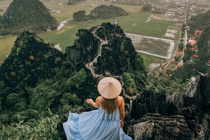 Luxury small Group Hoa Lu - Tam Coc - Mua Cave Max 6 - 8 pax/tour - Lunch in Tam Coc