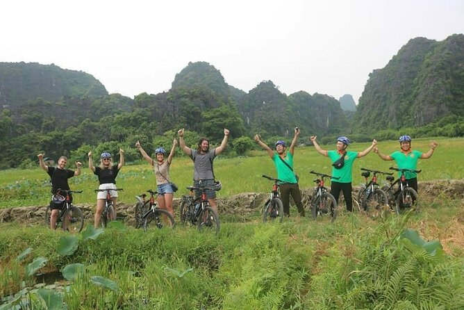 Luxury small Group Hoa Lu - Tam Coc - Mua Cave Max 6 - 8 pax/tour - Transport, guide service, and group size