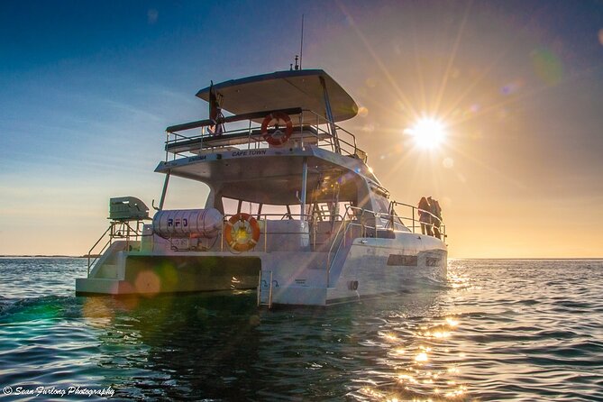 Luxury Sunset Cruise with Prosecco - Sunset, music, and the Prosecco service