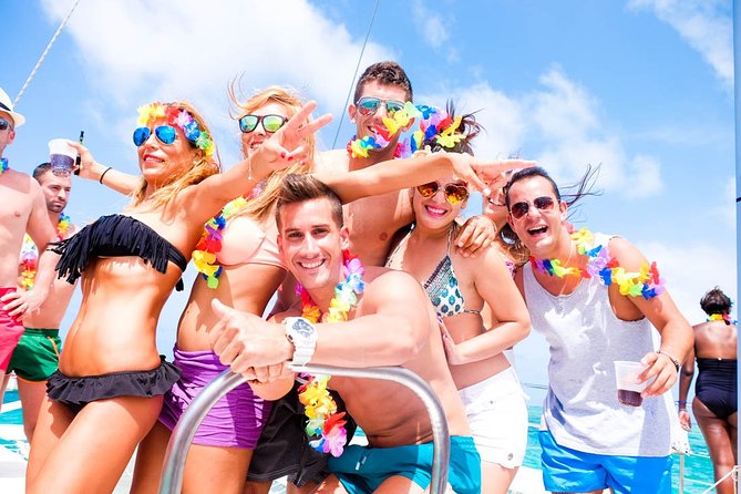 Luxury Sunset Party Boat - Food, drinks, and the party atmosphere