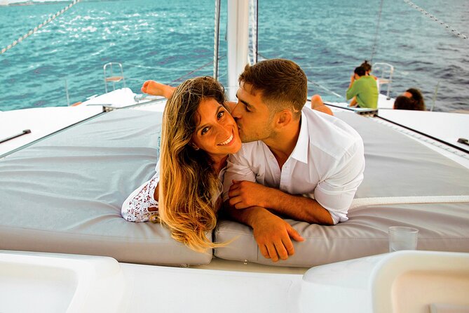 Luxury Sunset Sailing Cruise in Cancun with Light Dinner and Open Bar - What the Two-Hour Cruise Actually Feels Like