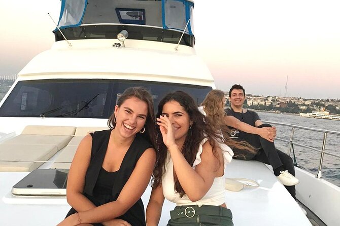 Luxury Sunset Yacht Cruise on the Bosphorus – Refresh & Relax - Küçüksu Palace and the return toward the Golden Horn