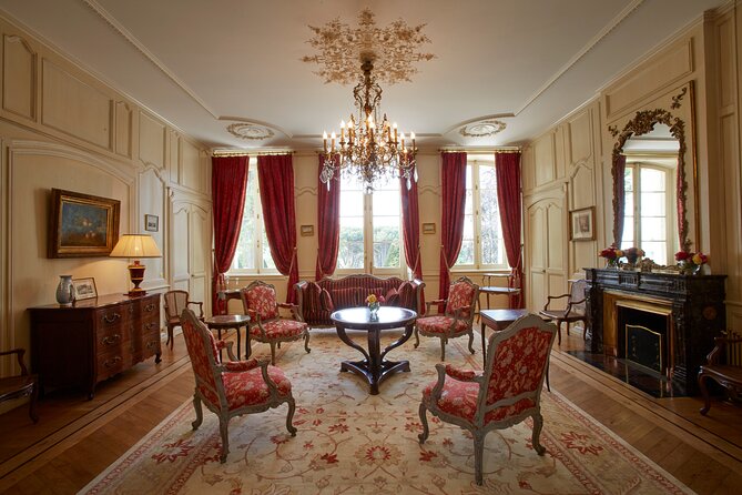 Luxury Tour of Château de La Dauphine - Seeing a 66-hectare organic and biodynamic vineyard