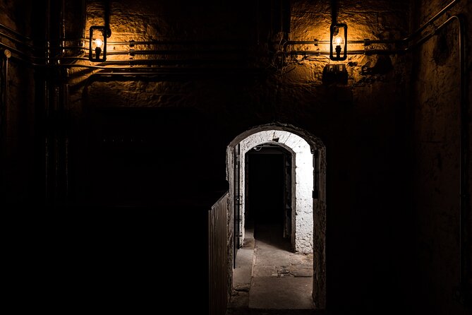 Luxury Whisky Tasting in Edinburgh's Underground Vaults | 90min - What the 90 minutes feels like