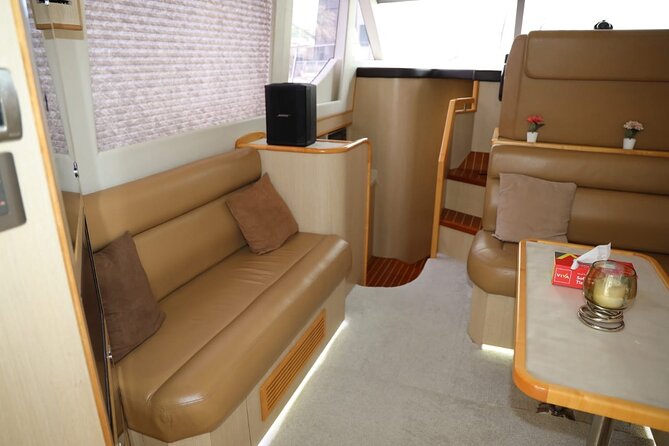 Luxury Yacht Charter : Dubai Marina, Atlantis The Palm & Burj Al Arab - Price and value for a private group