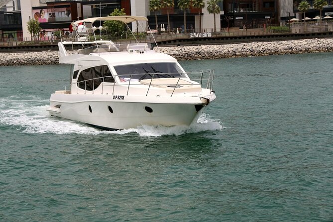 Luxury Yacht Charter : Dubai Marina, Atlantis The Palm & Burj Al Arab - What the private yacht feels like onboard