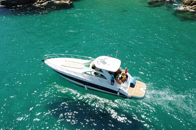 Luxury yacht for private tour EN Cabo San Lucas - Lovers Beach and Divorce Beach show two sides of Cabo