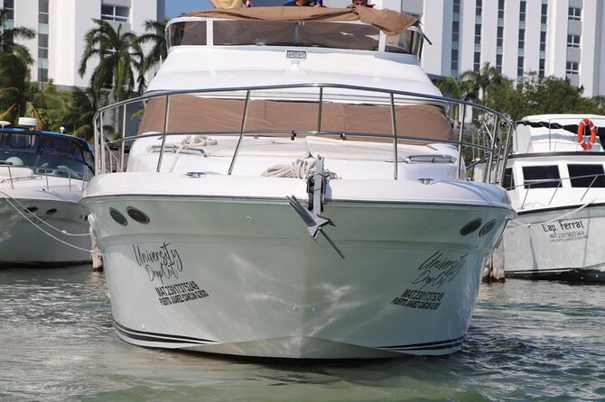 Luxury Yacht in Paradise and snorkel by Isla Mujeres - The four-hour route to Isla Mujeres and Playa Norte
