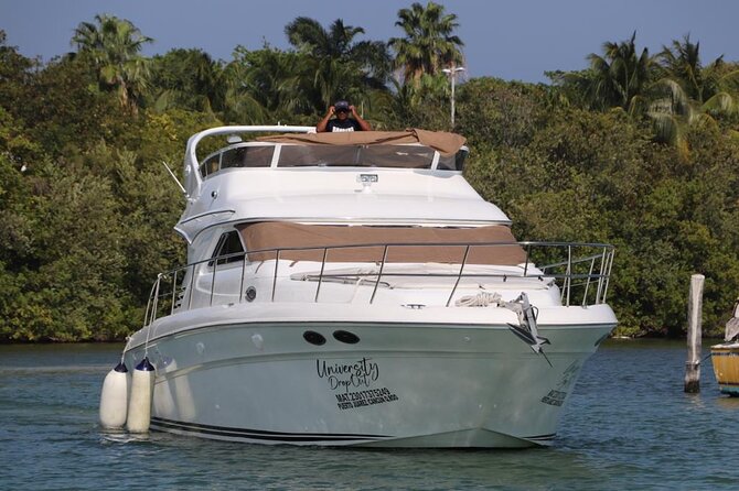 Luxury Yacht in Paradise and snorkel by Isla Mujeres - The two-hour Cancún bay and lagoon cruise