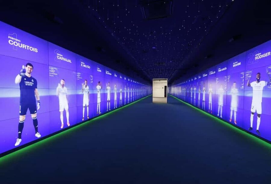 Madrid: Private VIP Real Madrid Bernabeu Stadium Tour - Meeting at Gate 93 and entering the Bernabéu