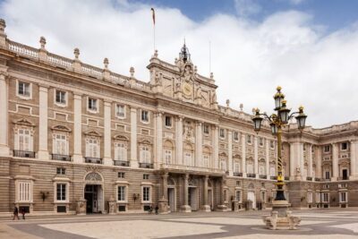 Royal Palace VIP Tour with Skip-the-Line Ticket