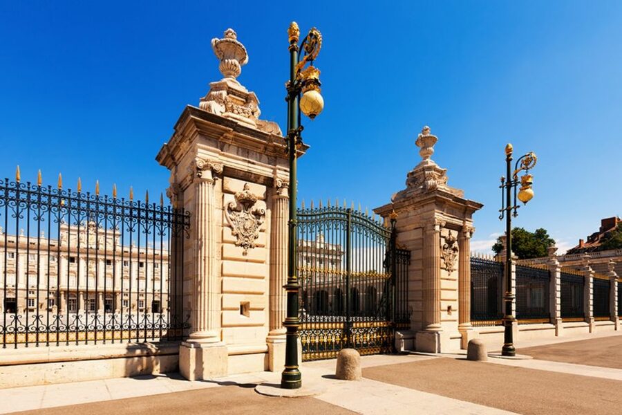 Madrid: Royal Palace VIP Tour with Skip-the-Line Ticket - What you see inside during the two-hour tour
