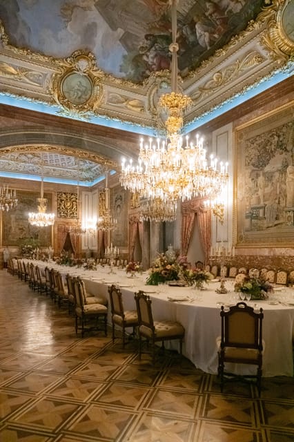 Madrid: Royal Palace VIP Tour with Skip-the-Line Ticket - Practical details for a smoother visit