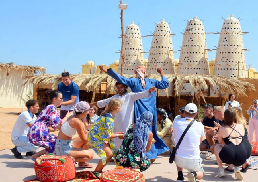 Makadi Bay: BADU Luxury Bedouin Dinner Experience & Stargaze - Welcome Tea, Coffee, and Karkade