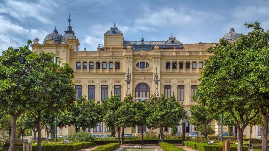 Malaga: VIP private Tuk Tuk tour - Palace of the Ink, Pompidou, and the port