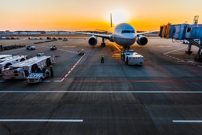 MALPENSA - MILANO airport transfer with private Luxury Van - Finding your driver after baggage claim