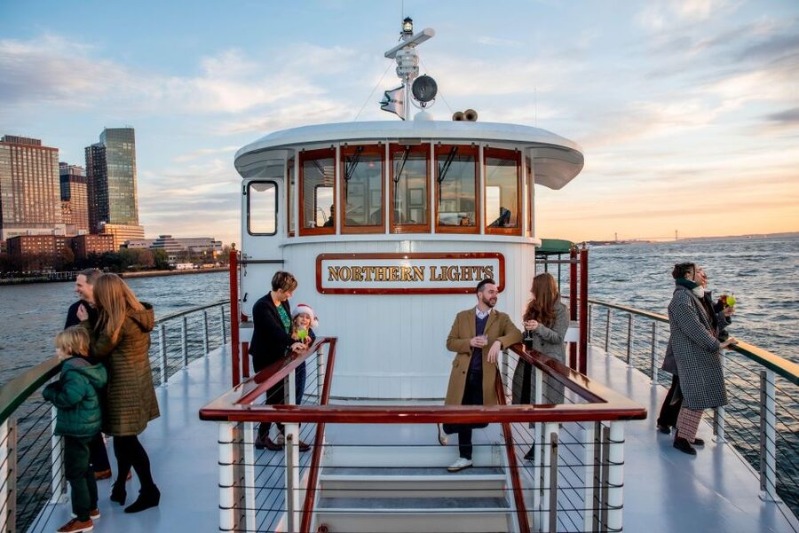 Manhattan: Statue and Skyline Cruise Aboard a Luxury Yacht - Leaving Chelsea Piers and finding your seat