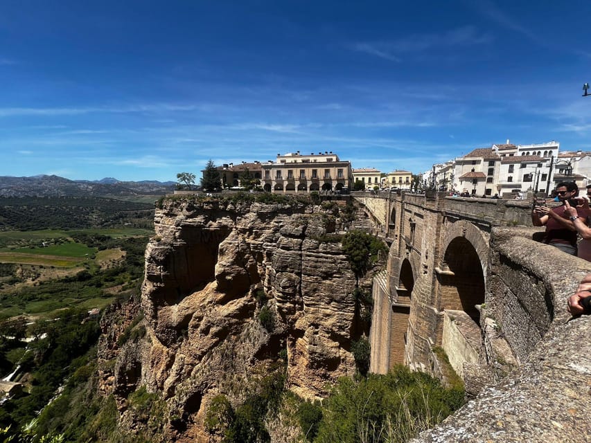 Marbella/Estep. Private VIP-Tour Ronda incl. Tapas & Drinks - Puente Nuevo and the El Tajo gorge