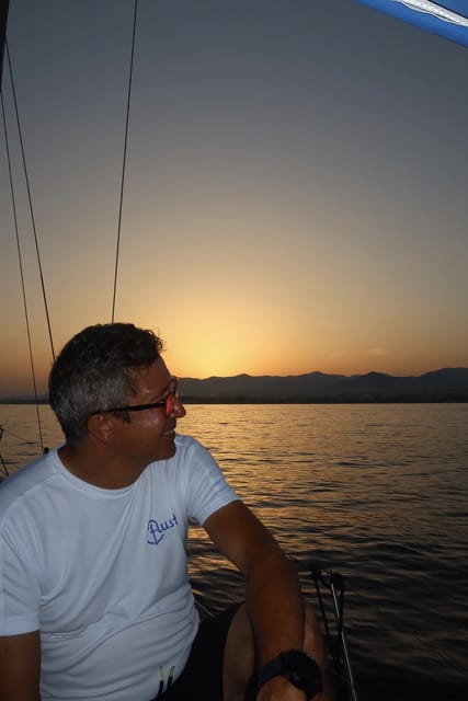 Marbella: Sunset Luxury Sailing Cruise in Puerto Banús - Setting sail from Puerto Banús at sunset